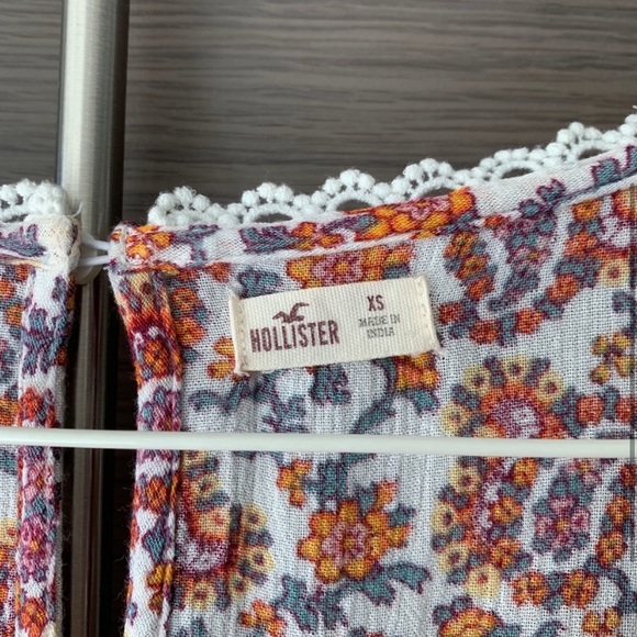 Hollister Floral Cinch Tie Romper - Picture 3 of 4